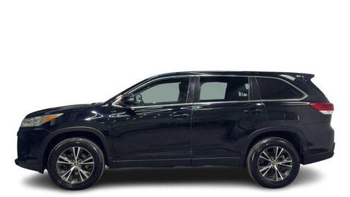 Midnight Black Metallic 2019 Toyota Highlander LE I4