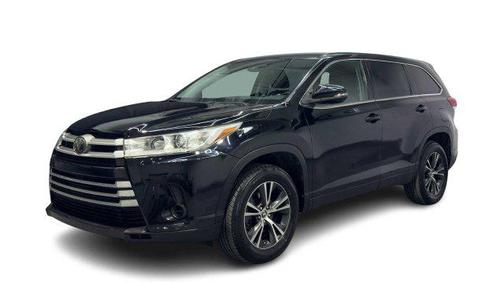Midnight Black Metallic 2019 Toyota Highlander LE I4