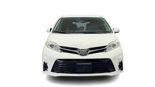 Super White 2020 Toyota Sienna LE
