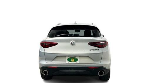 2021 Alfa Romeo Stelvio Base