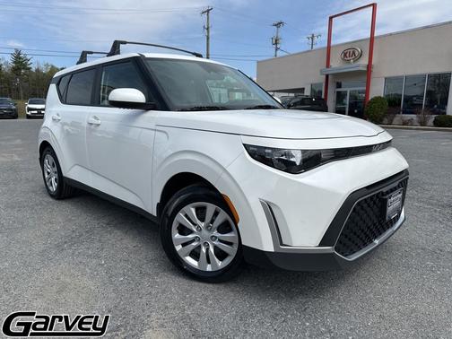 Snow White Pearl 2023 Kia Soul LX