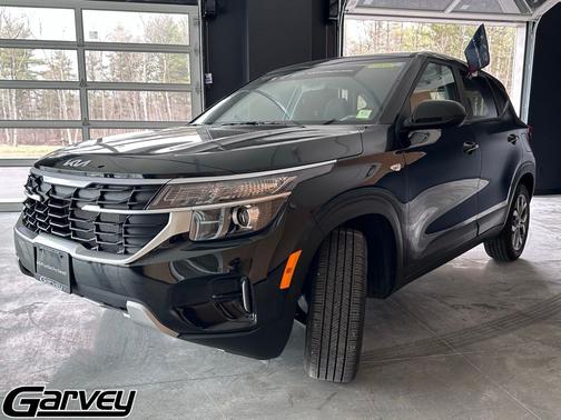 Fusion Black 2025 Kia Seltos LX