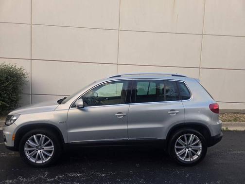 Reflex Silver Metallic 2014 Volkswagen Tiguan 4MOTION Auto SEL