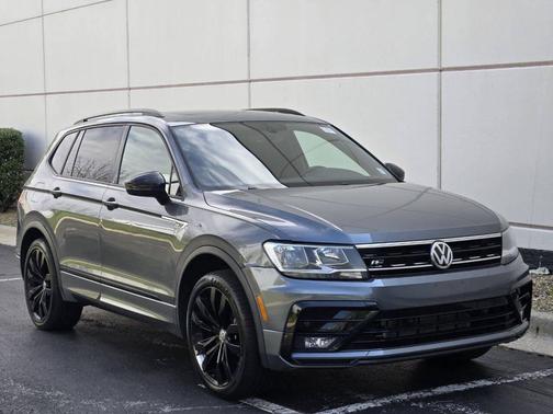 Platinum Gray Metallic 2021 Volkswagen Tiguan 2.0T SE R-Line Black 4MOTION