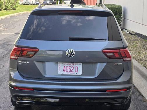 Platinum Gray Metallic 2021 Volkswagen Tiguan 2.0T SE R-Line Black 4MOTION