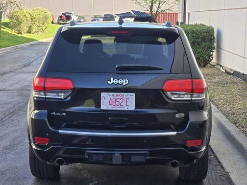 Brilliant Black Crystal Pearlcoat 2015 Jeep Grand Cherokee Overland