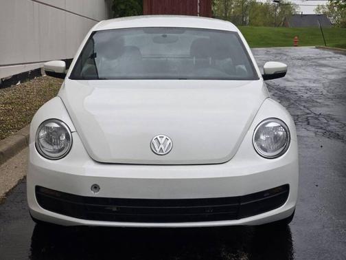 Candy White 2014 Volkswagen Beetle 2.5L
