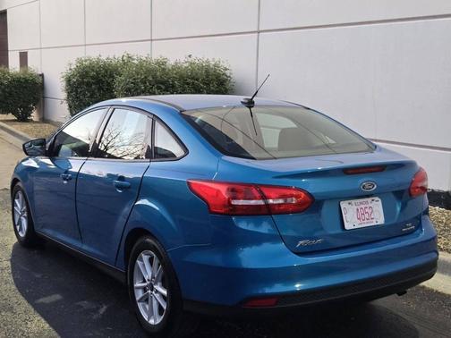 Blue 2015 Ford Focus SE