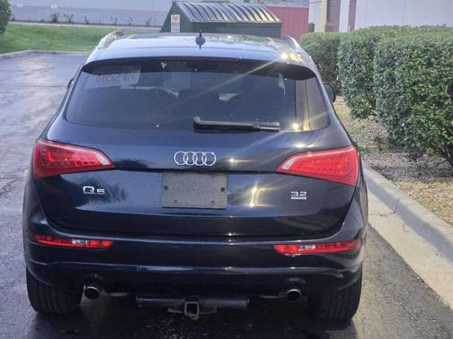 Deep Sea Blue Pearl Effect 2010 Audi Q5 3.2 Premium quattro