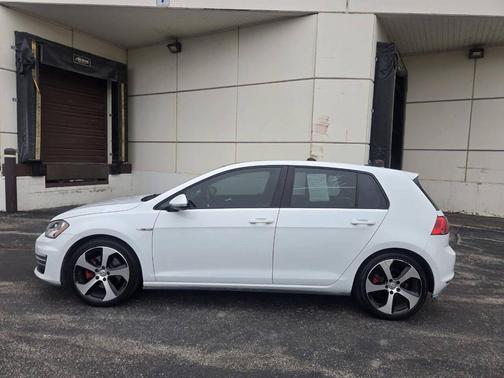 2015 Volkswagen Golf GTI 2.0T SE 4-Door