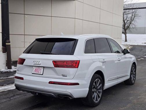 White 2017 Audi Q7 3.0T Prestige