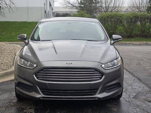 Gray 2014 Ford Fusion SE
