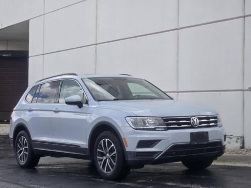 White 2019 Volkswagen Tiguan 2.0T SE 4MOTION