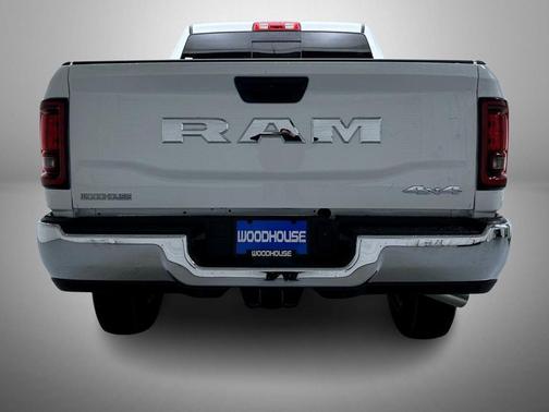 2026 RAM 2500 Tradesman Crew Cab 4x4 6'4' Box