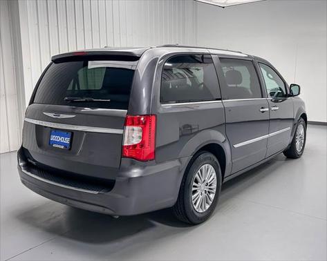 2015 Chrysler Town & Country Touring-L