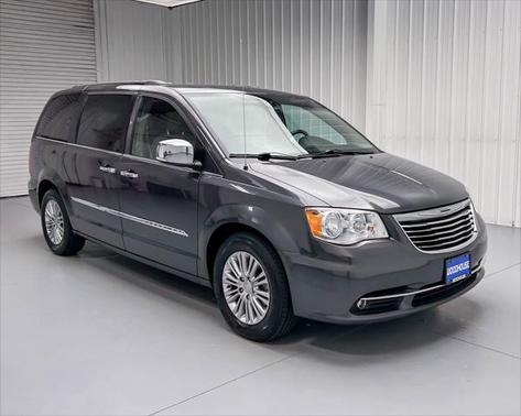 2015 Chrysler Town & Country Touring-L