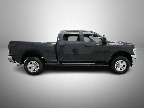 2026 RAM 2500 Tradesman Crew Cab 4x4 6'4' Box