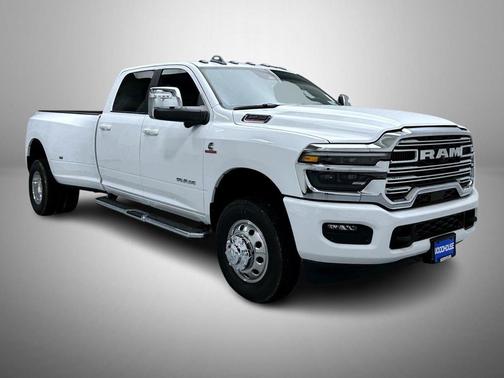 Bright White Clearcoat 2026 RAM 3500 Laramie Crew Cab 4x4 8' Box