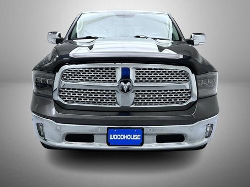 Granite Crystal Metallic Clearcoat 2016 RAM 1500 Laramie