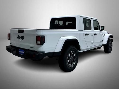 Bright White Clearcoat 2026 Jeep Gladiator Sahara 4x4