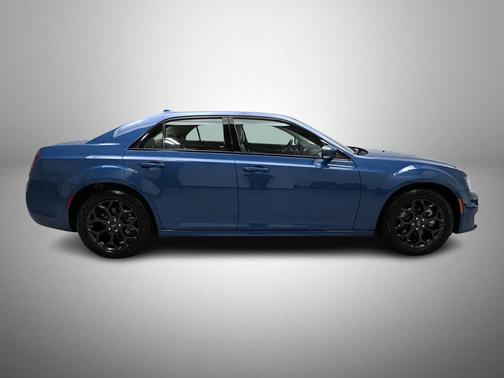 2023 Chrysler 300 Touring