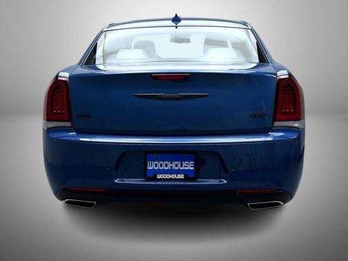 2023 Chrysler 300 Touring