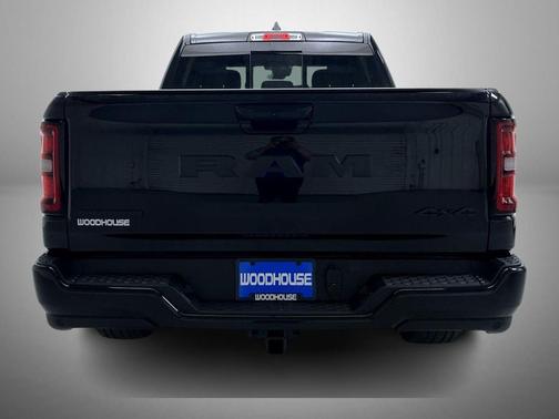 Diamond Black Crystal Pearlcoat 2026 RAM 1500 Big Horn/Lone Star