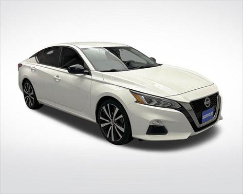 2022 Nissan Altima SR FWD