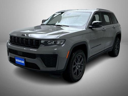 Sting-Gray Clear Coat 2027 Jeep Grand Cherokee Altitude
