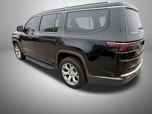 Diamond Black Crystal Pearlcoat 2022 Jeep Wagoneer Series II 4x4