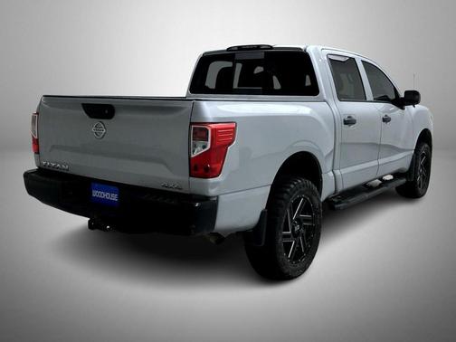 Brilliant Silver Metallic 2017 Nissan Titan S