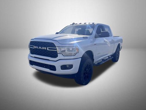 Bright White Clearcoat 2022 RAM 2500 Big Horn Crew Cab 4x4 6'4' Box