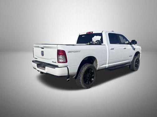 Bright White Clearcoat 2022 RAM 2500 Big Horn Crew Cab 4x4 6'4' Box
