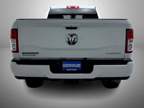 Bright White Clearcoat 2022 RAM 2500 Big Horn Crew Cab 4x4 6'4' Box