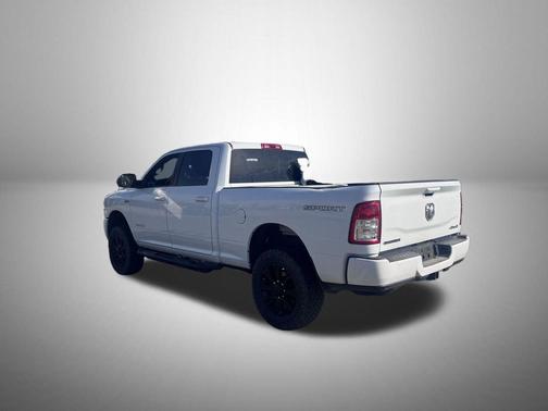 Bright White Clearcoat 2022 RAM 2500 Big Horn Crew Cab 4x4 6'4' Box