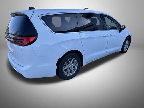 2025 Chrysler Pacifica L