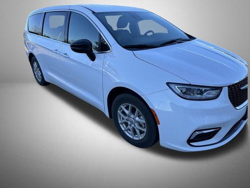 2025 Chrysler Pacifica L