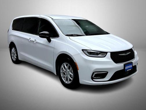 2025 Chrysler Pacifica L