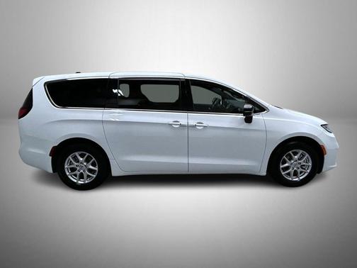 2025 Chrysler Pacifica L