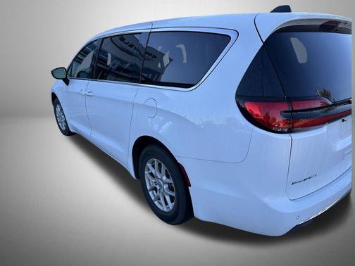 2025 Chrysler Pacifica L