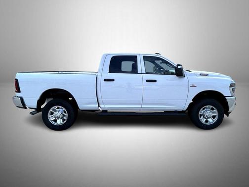2025 RAM 2500 Tradesman Crew Cab 4x4 6'4' Box