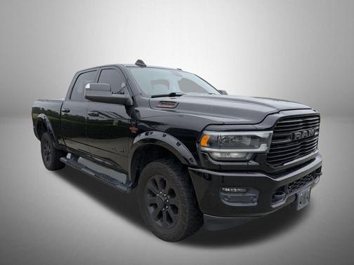 Diamond Black Crystal Pearlcoat 2019 RAM 2500 Laramie Crew Cab 4x4 6'4' Box