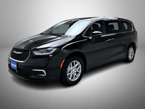 Diamond Black Crystal Pearlcoat 2025 Chrysler Pacifica L