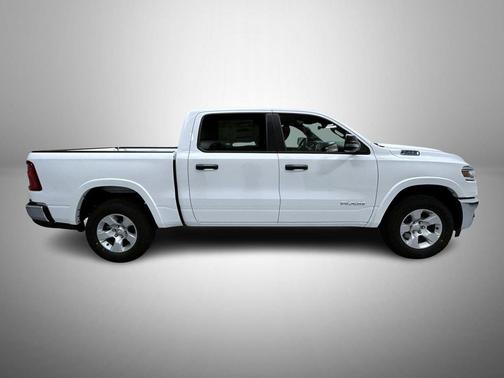 Bright White Clearcoat 2026 RAM 1500 Big Horn/Lone Star