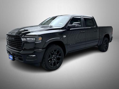 Diamond Black Crystal Pearlcoat 2026 RAM 1500 Laramie