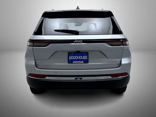 Silver Zynith 2026 Jeep Grand Cherokee Altitude