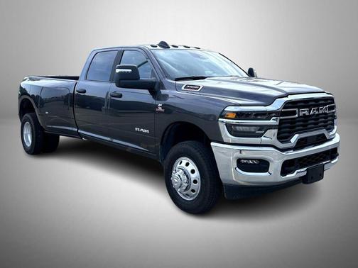 2025 RAM 3500 Big Horn Crew Cab 4x4 8' Box