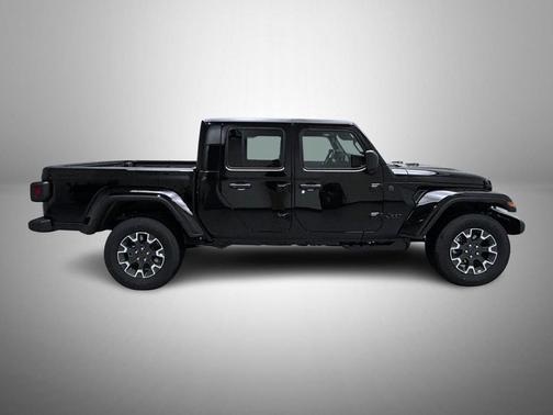 Black Clearcoat 2026 Jeep Gladiator Sahara 4x4