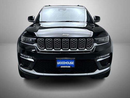 2023 Jeep Grand Cherokee Summit