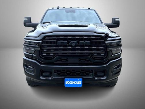 Diamond Black Crystal Pearlcoat 2025 RAM 3500 Limited Crew Cab 4x4 8' Box